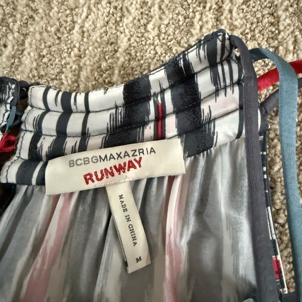 BCBGMaxAzria RUNWAY Patterned Blouse - Picture 7 of 7